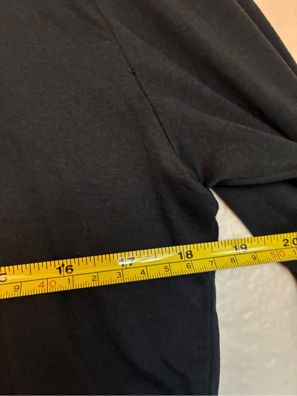 Vuori Black Crewneck Pullover Sweatshirt Logo Stretch Raglan Long Sleeve S Comfy - Picture 7 of 9